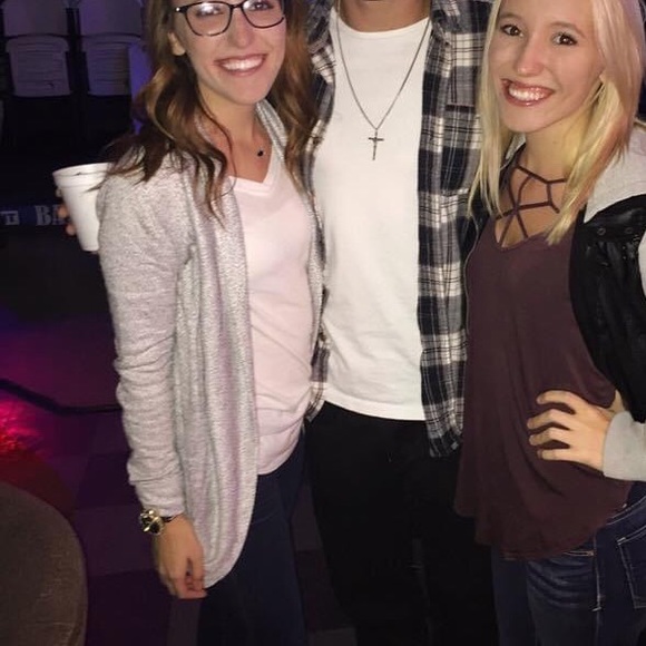 2 cardigans - Picture 12 of 13